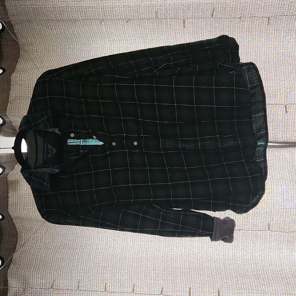 Tommy Hilfiger plaid 3/4 button down shirt